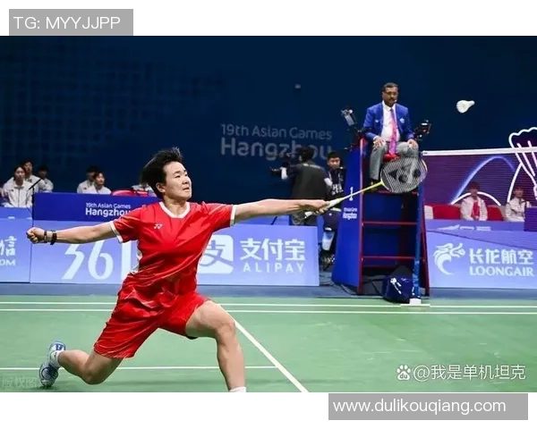 上海羽毛球队在联赛中的速度优势与战术分析探讨